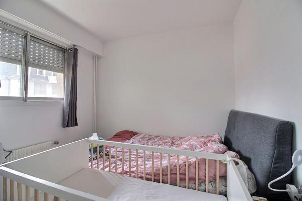 Suresnes République - 2 pièces avec balcon au calme - Proche T2