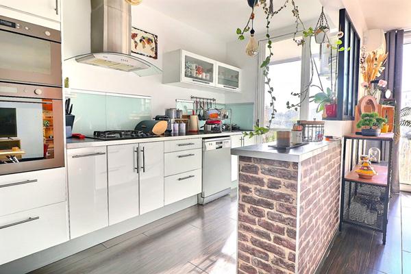 LOCATION MEUBLE - Appartement Marseille - St Jean du Désert- T4- 74 m2 avec loggia- résidence fermée