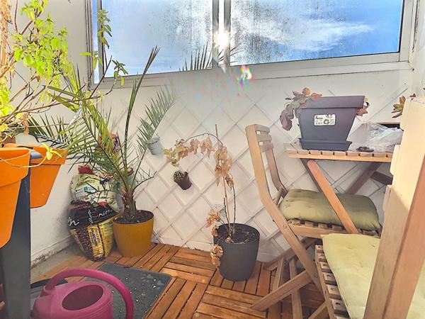 LOCATION MEUBLE - Appartement Marseille - St Jean du Désert- T4- 74 m2 avec loggia- résidence fermée