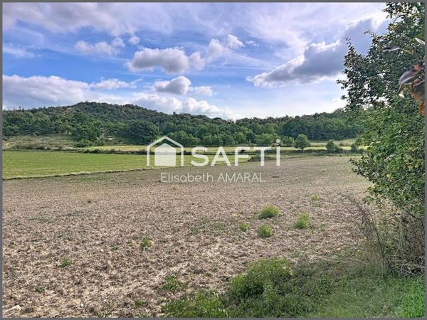 Authentique corps de ferme en pierre au cœur de la campagne de Niozelles