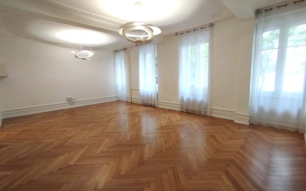 Appartement à vendre    5 pièces • 157,10 m2 Strasbourg