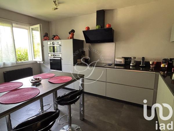 Maison 7 pièces de 130 m² à Villabé (91100)