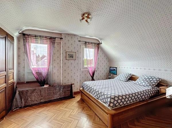 Maison à vendre 7 pièces  (56)