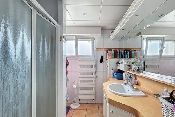 Maison à vendre 7 pièces  (56)