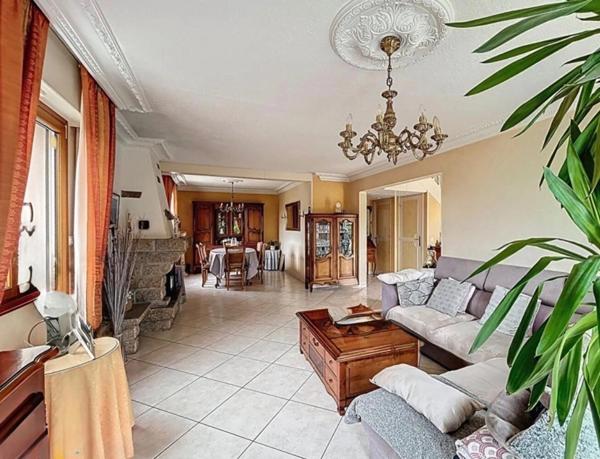Maison à vendre 7 pièces  (56)