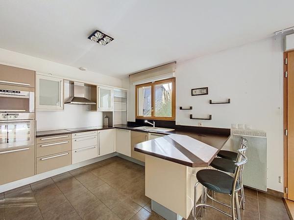 Appartement à SAINT-MAUR-DES-FOSSÉS (94210)