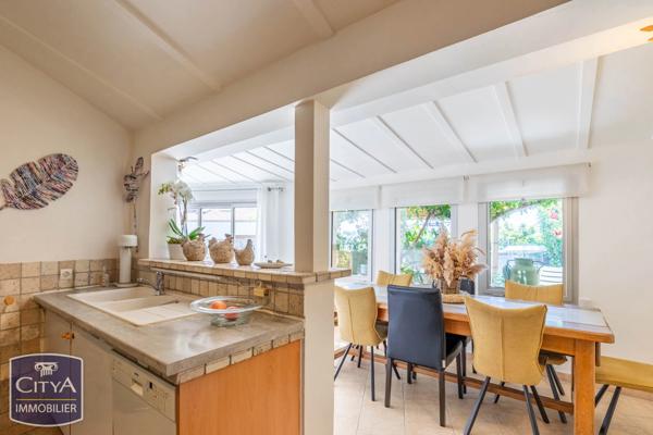 Maison à vendre 5 pièces 102.55m² Sanary-sur-Mer (83110)