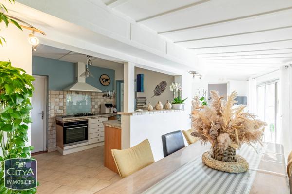 Maison à vendre 5 pièces 102.55m² Sanary-sur-Mer (83110)