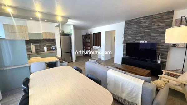 Vente                                                      Appartement
                        
                     2 pièces                      65 m2                     à Draguignan
