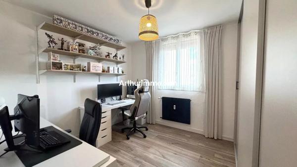 Vente                                                      Appartement
                        
                     2 pièces                      65 m2                     à Draguignan