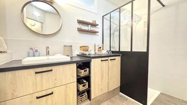 Vente                                                      Appartement
                        
                     2 pièces                      65 m2                     à Draguignan