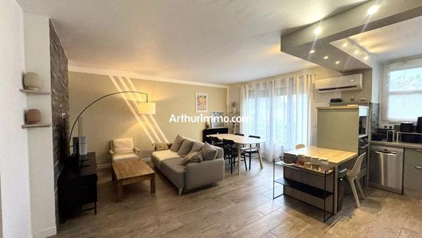 Vente                                                      Appartement
                        
                     2 pièces                      65 m2                     à Draguignan