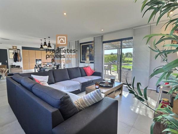 villa récente  6 p avec piscine proche A8 5 pièce(s) 140 m2