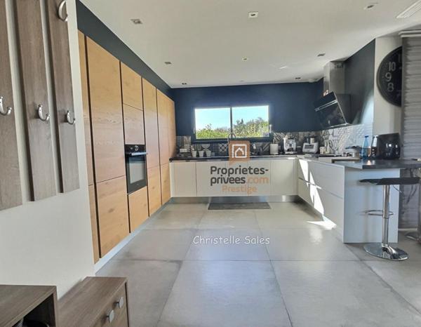 villa récente  6 p avec piscine proche A8 5 pièce(s) 140 m2