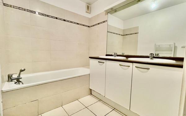 Appartement à vendre    4 pièces • 85 m2 Péchabou