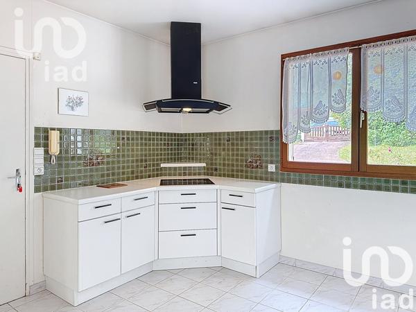 House for sale 4 rooms 93 m² Pommeuse