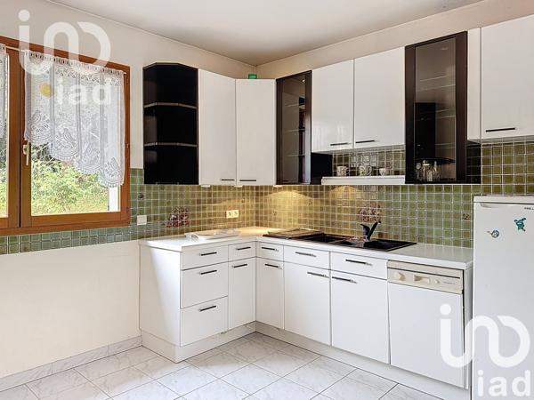 House for sale 4 rooms 93 m² Pommeuse