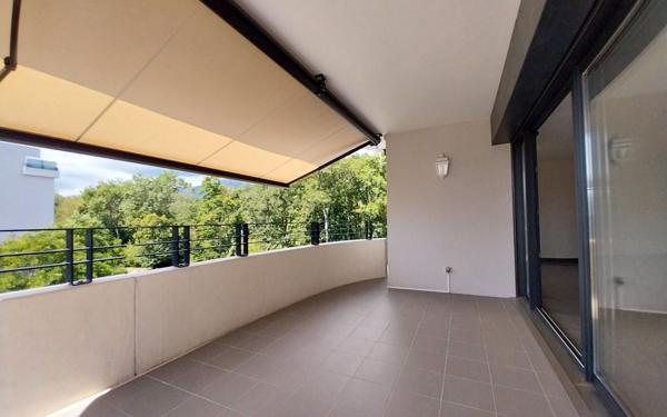 Appartement à vendre    4 pièces • 133 m2 Saint-Genis-Pouilly