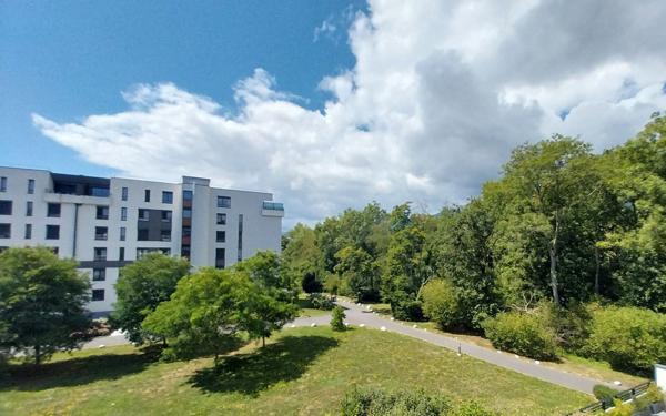 Appartement à vendre    4 pièces • 133 m2 Saint-Genis-Pouilly