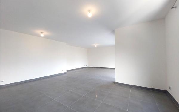 Appartement à vendre    4 pièces • 133 m2 Saint-Genis-Pouilly