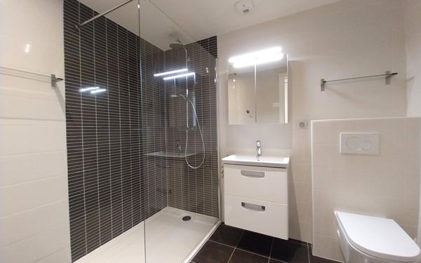 Appartement à vendre    4 pièces • 133 m2 Saint-Genis-Pouilly