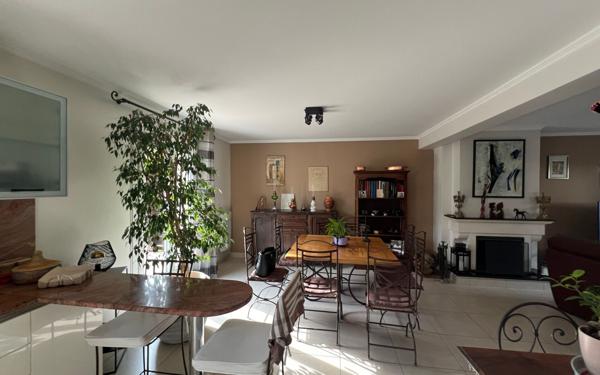 Maison à vendre    5 pièces • 116,47 m2 Gournay-sur-Marne