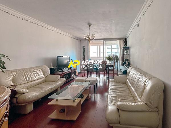 Sartrouville - Appartement 5 pièces 81.70 m² avec loggia, cave et parking 249 000 € **  - Référence  9484