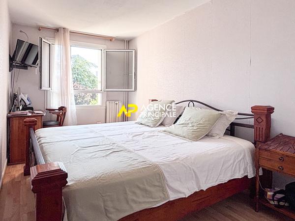 Sartrouville - Appartement 5 pièces 81.70 m² avec loggia, cave et parking 249 000 € **  - Référence  9484