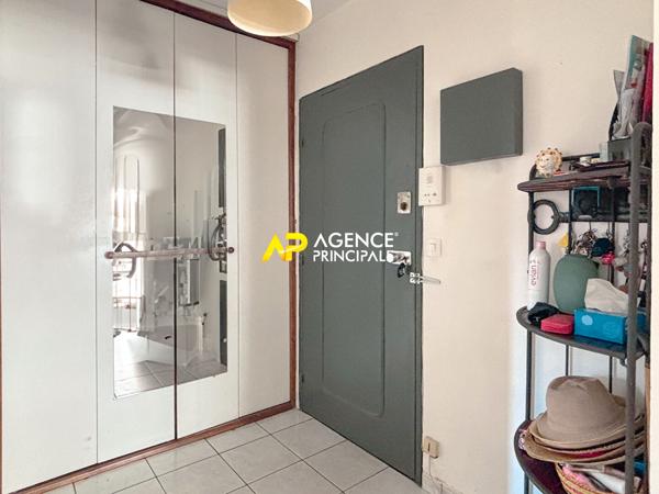 Sartrouville - Appartement 5 pièces 81.70 m² avec loggia, cave et parking 249 000 € **  - Référence  9484
