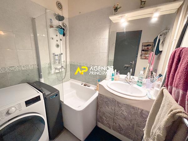 Sartrouville - Appartement 5 pièces 81.70 m² avec loggia, cave et parking 249 000 € **  - Référence  9484