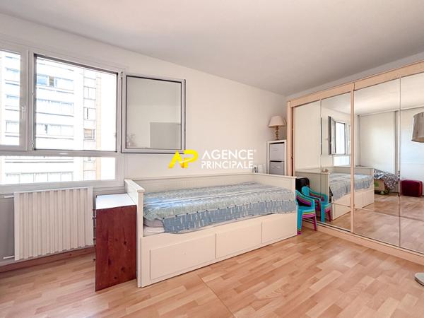Sartrouville - Appartement 5 pièces 81.70 m² avec loggia, cave et parking 249 000 € **  - Référence  9484