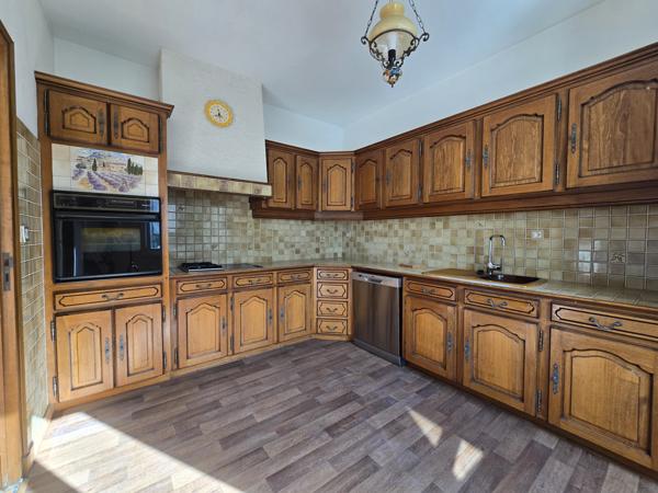 Caumont-sur-Durance (84510) PROPRIETE 225M² avec 2 logements, PISCINE, TERRAIN 1490m²