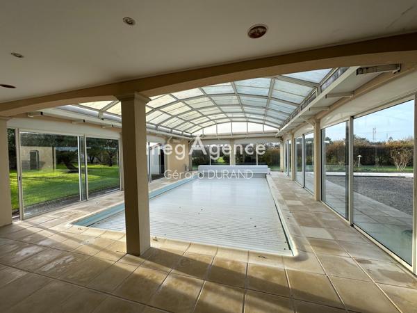 Maison à Pleumartin, 86450 - 7 pièces 322m²