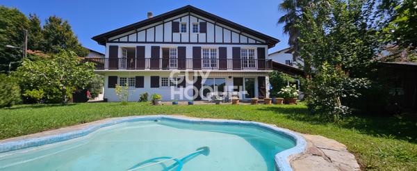 Maison Ascain 9 pièce(s) 211,81 m²