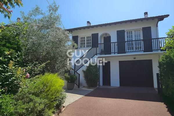 Maison Ascain 9 pièce(s) 211,81 m²