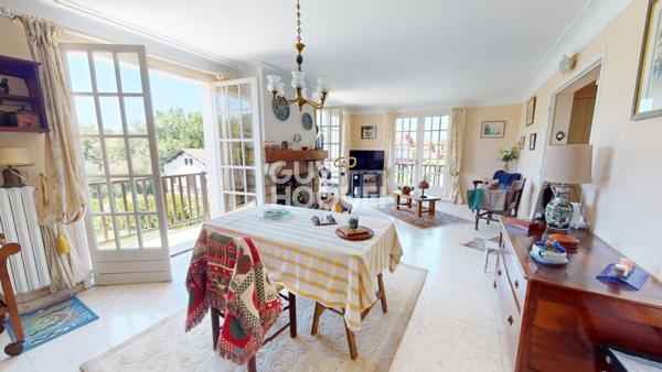 Maison Ascain 9 pièce(s) 211,81 m²