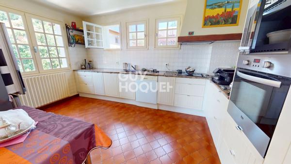 Maison Ascain 9 pièce(s) 211,81 m²