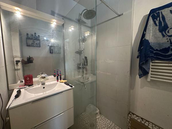 A VENDRE 13011 MARSEILLE APPARTEMEENT T2 EN RDC DE 46 M² AVEC TERRASSE