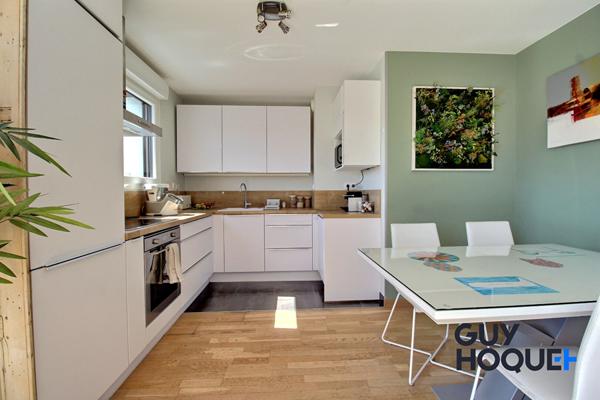 T5 au dernier étage traversant