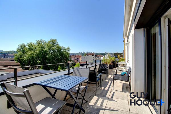 T5 au dernier étage traversant