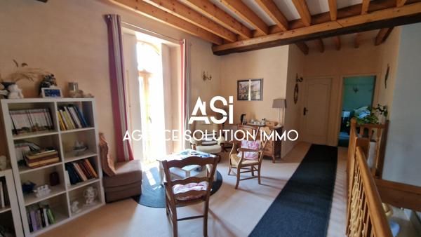 DEMAURE DE CARACTERE EN PIERRE MONTSUR