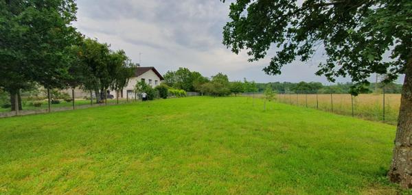 Maison de caractère & vaste terrain constructible — un bien rare et évolutif