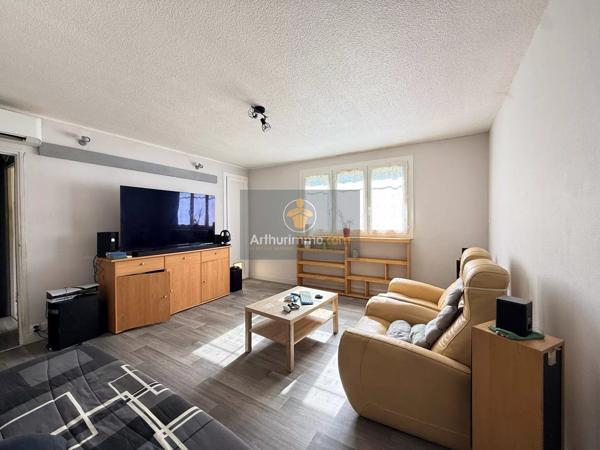 Vente                                                      Appartement
                        
                     4 pièces                      67 m2                     à Pont-Saint-Esprit