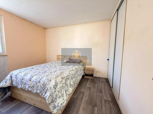 Vente                                                      Appartement
                        
                     4 pièces                      67 m2                     à Pont-Saint-Esprit