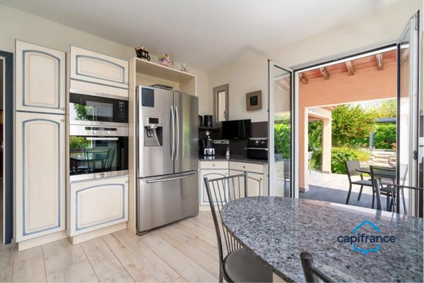 Villa de standing - JUVIGNAC (34)