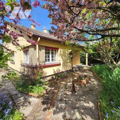 UNE MAISON QUI A DU CARACTÈRE — À DÉCOUVRIR SANS A PRIORI A LA FERTE BERNARD