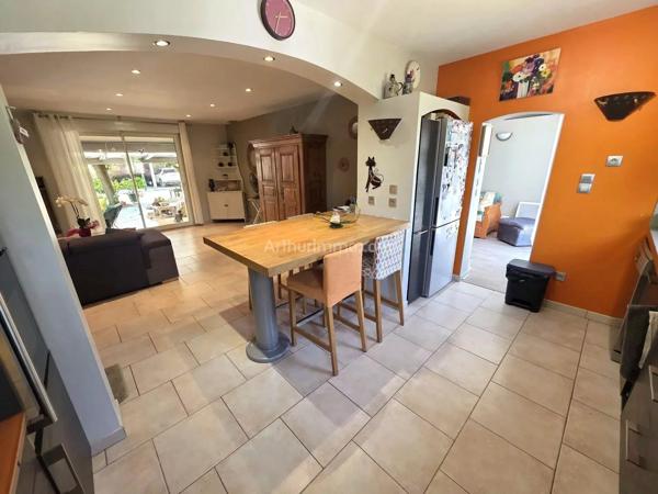 Vente                                                      Maison
                        
                     5 pièces                      129 m2                     à Vidauban
