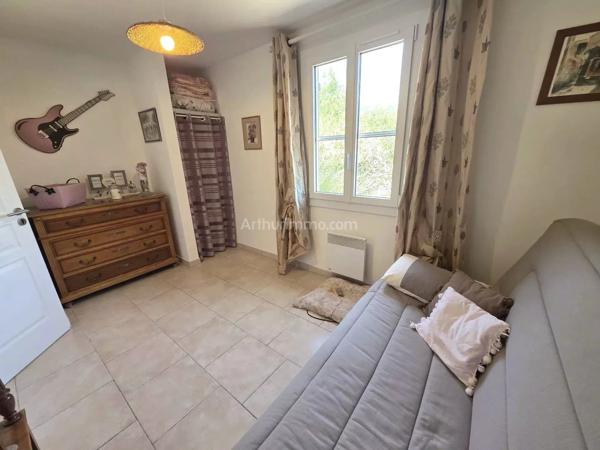 Vente                                                      Maison
                        
                     5 pièces                      129 m2                     à Vidauban