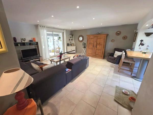 Vente                                                      Maison
                        
                     5 pièces                      129 m2                     à Vidauban