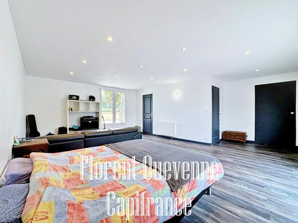 Maison en pierre + dépendances + terrain de 3120m²